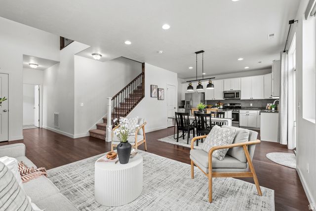 1812 W PARKVIEW DR, Syracuse, UT 84075