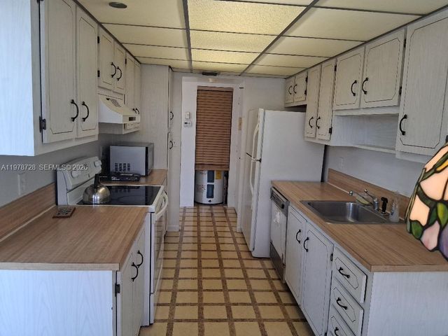 1300 St Charles Place 419, Pembroke Pines, FL 33026