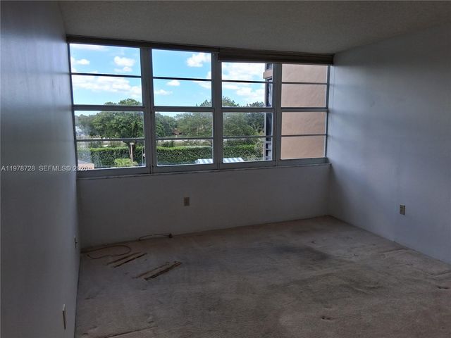 1300 St Charles Place 419, Pembroke Pines, FL 33026
