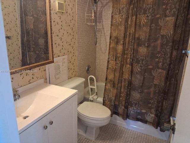 1300 St Charles Place 419, Pembroke Pines, FL 33026