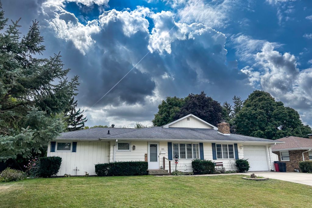 523 Barden Street, Morrison, IL 61270