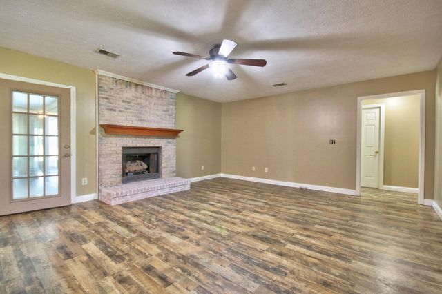 861 College Hill Road, Waco, KY 40385
