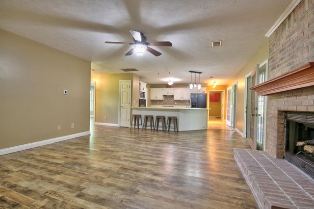 861 College Hill Road, Waco, KY 40385