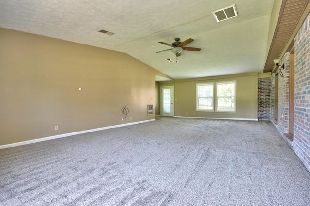 861 College Hill Road, Waco, KY 40385