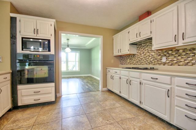 861 College Hill Road, Waco, KY 40385