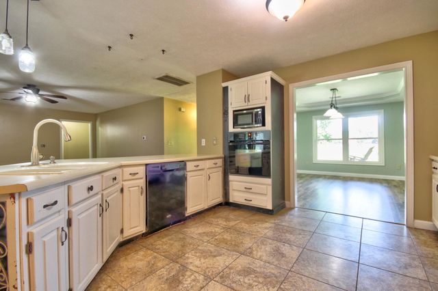 861 College Hill Road, Waco, KY 40385