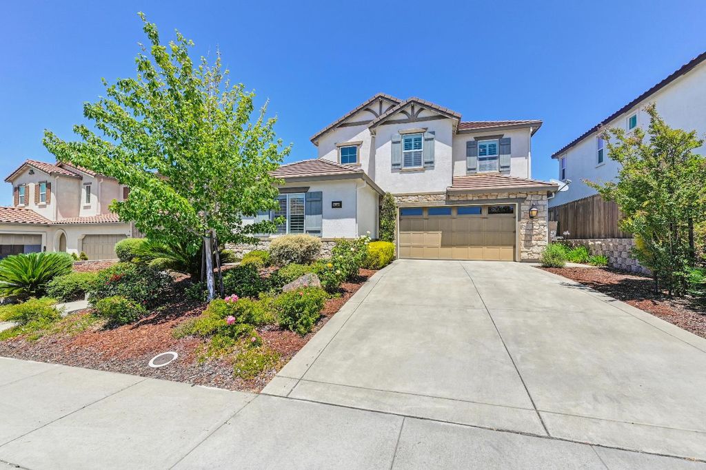 2407 Trail Dust Ln, Rocklin, CA 95765