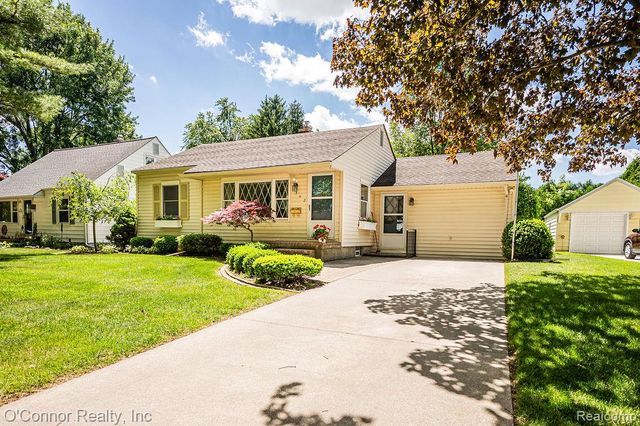 1342 Minnesota Avenue, Marysville, MI 48040