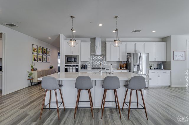 15 Claudia Autumn, Bakersfield, CA 93314