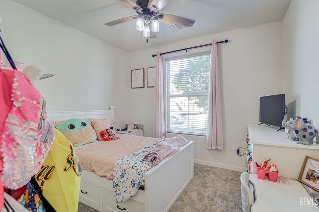 15 Claudia Autumn, Bakersfield, CA 93314