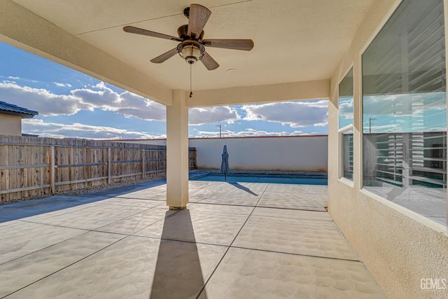 15 Claudia Autumn, Bakersfield, CA 93314