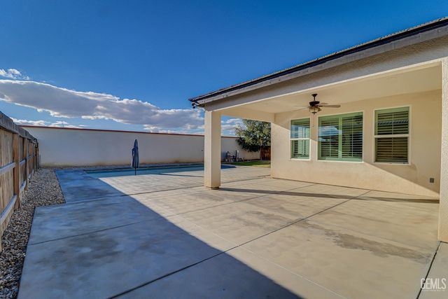 15 Claudia Autumn, Bakersfield, CA 93314