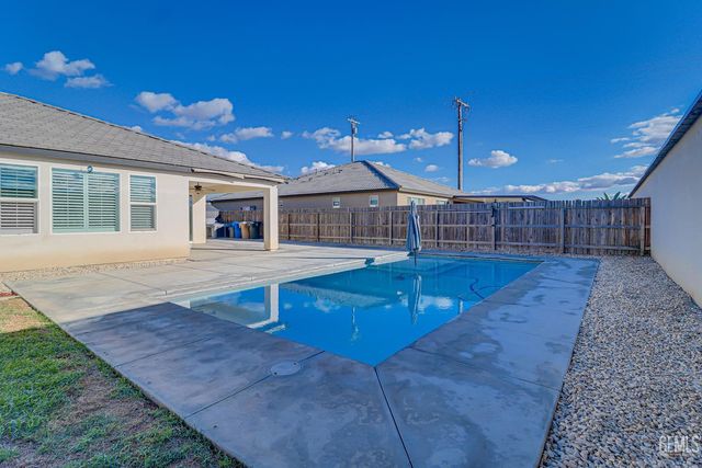 15 Claudia Autumn, Bakersfield, CA 93314