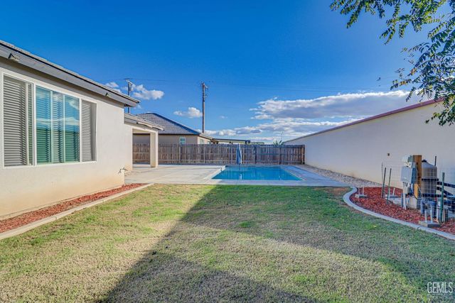 15 Claudia Autumn, Bakersfield, CA 93314