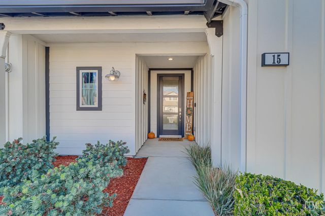 15 Claudia Autumn, Bakersfield, CA 93314