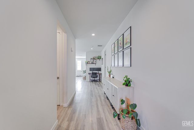 15 Claudia Autumn, Bakersfield, CA 93314