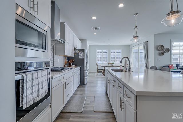 15 Claudia Autumn, Bakersfield, CA 93314