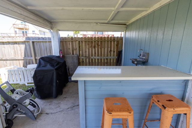 16619 Mansvelt Road, Galveston, TX 77554