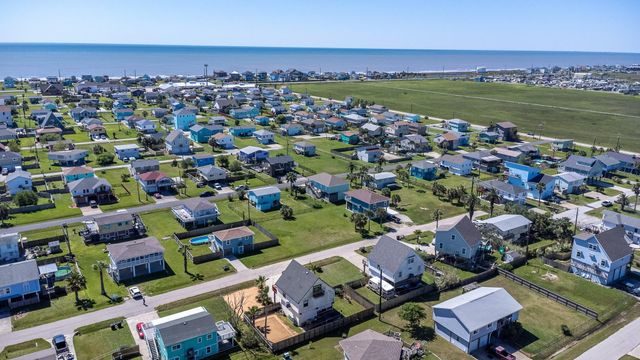 16619 Mansvelt Road, Galveston, TX 77554
