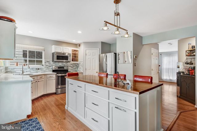 20483 HAZLETON WAY, Ashburn, VA 20147