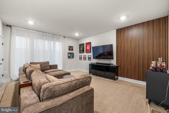 108 GLASS LN, Baltimore, MD 21230