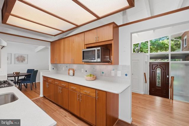 8900 CAMFIELD DR, Alexandria, VA 22308