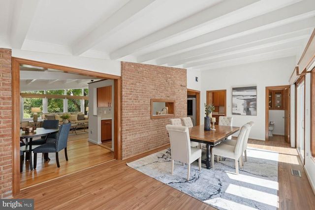 8900 CAMFIELD DR, Alexandria, VA 22308