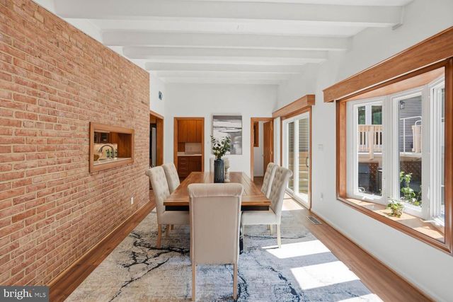 8900 CAMFIELD DR, Alexandria, VA 22308