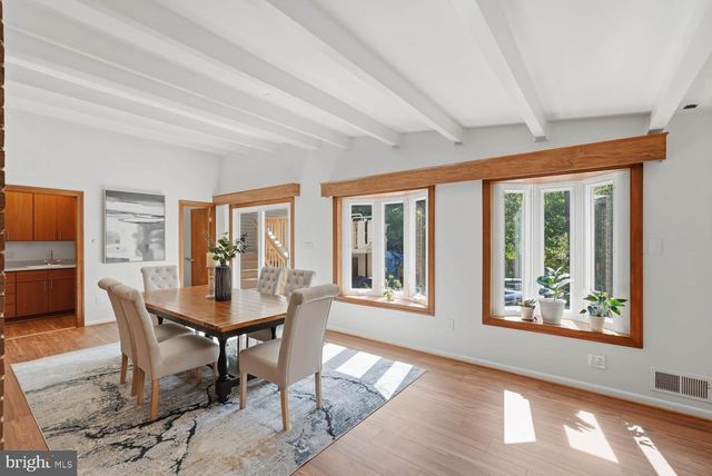 8900 CAMFIELD DR, Alexandria, VA 22308