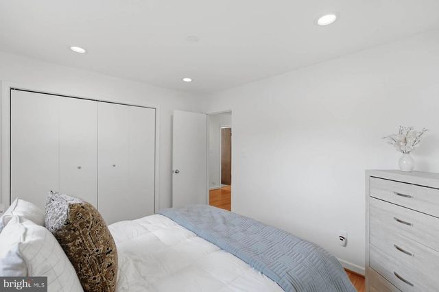 8900 CAMFIELD DR, Alexandria, VA 22308