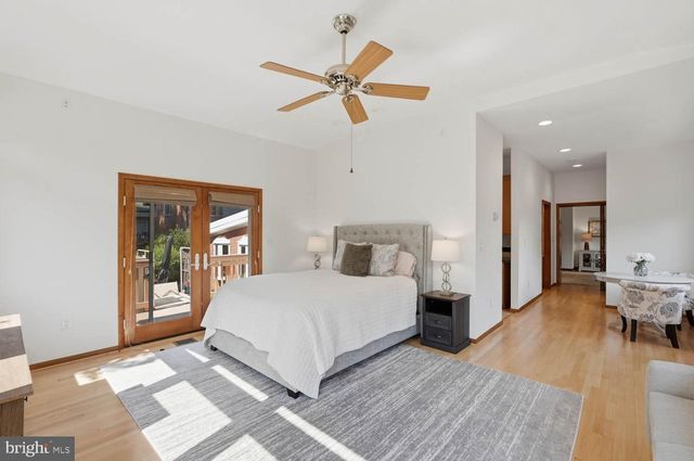 8900 CAMFIELD DR, Alexandria, VA 22308