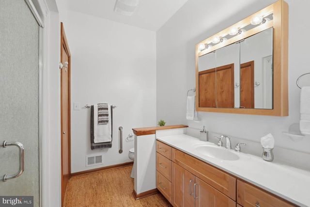 8900 CAMFIELD DR, Alexandria, VA 22308