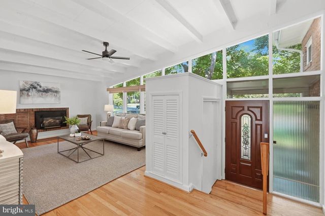 8900 CAMFIELD DR, Alexandria, VA 22308