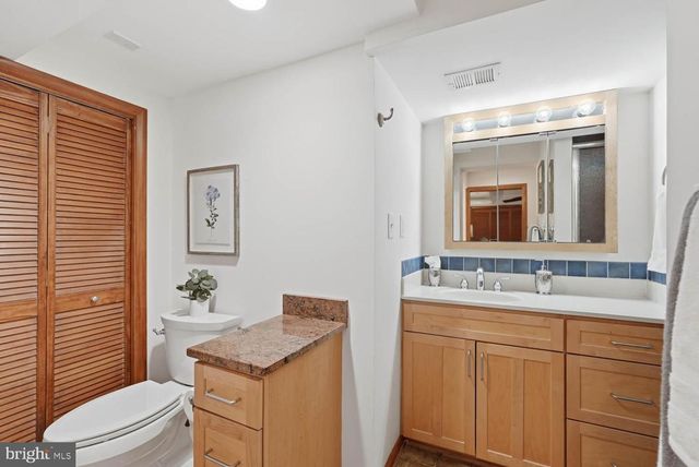 8900 CAMFIELD DR, Alexandria, VA 22308