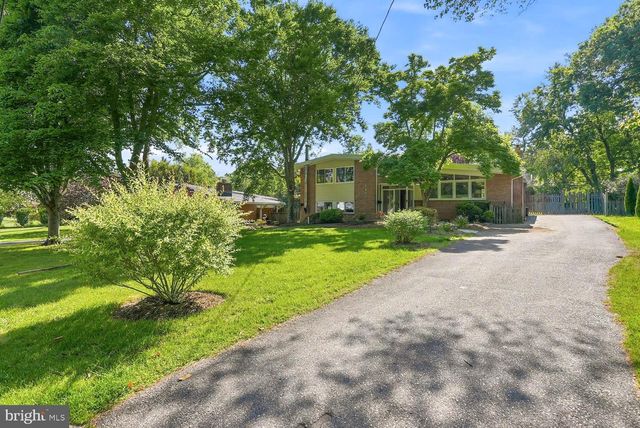 8900 CAMFIELD DR, Alexandria, VA 22308