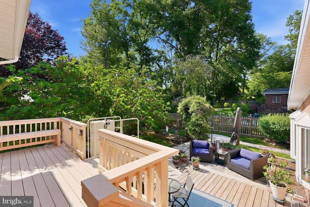8900 CAMFIELD DR, Alexandria, VA 22308