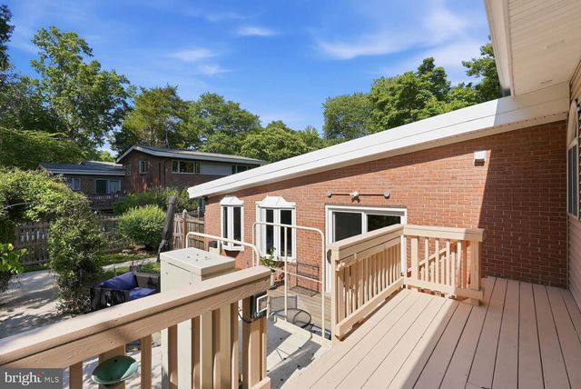 8900 CAMFIELD DR, Alexandria, VA 22308