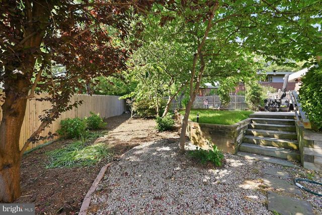 8900 CAMFIELD DR, Alexandria, VA 22308