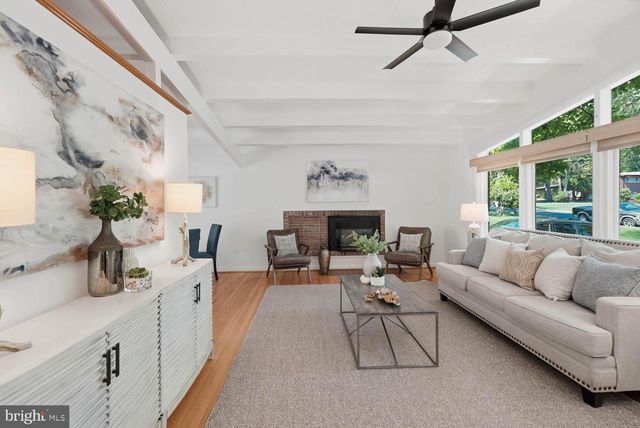 8900 CAMFIELD DR, Alexandria, VA 22308