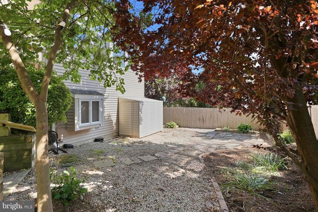 8900 CAMFIELD DR, Alexandria, VA 22308