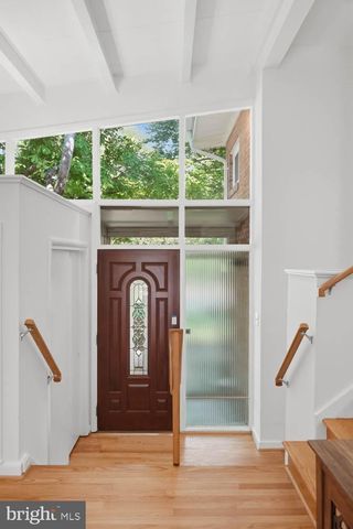 8900 CAMFIELD DR, Alexandria, VA 22308