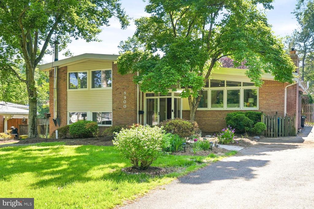 8900 CAMFIELD DR, Alexandria, VA 22308
