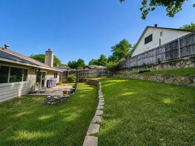 601 Ascot Drive, Euless, TX 76040