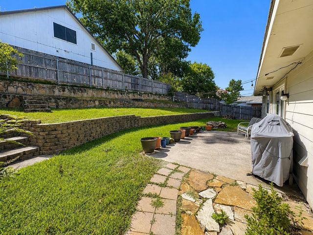 601 Ascot Drive, Euless, TX 76040