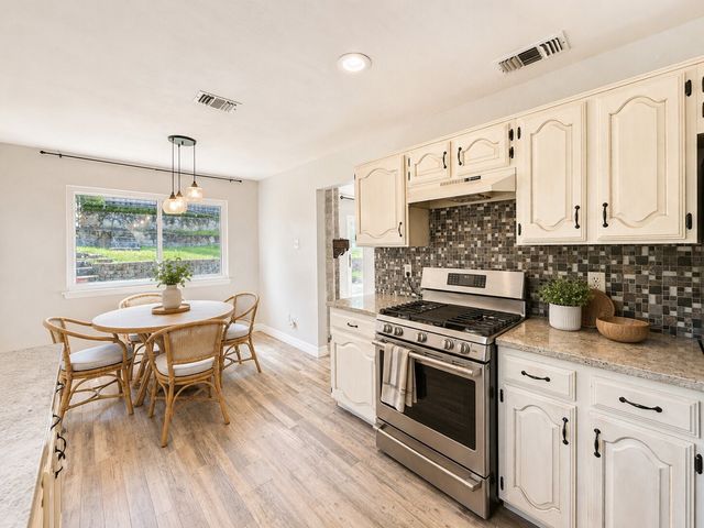 601 Ascot Drive, Euless, TX 76040