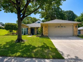 601 Ascot Drive, Euless, TX 76040