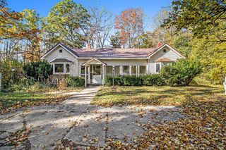 5600 E Crystal Lake, Holton, MI 49425