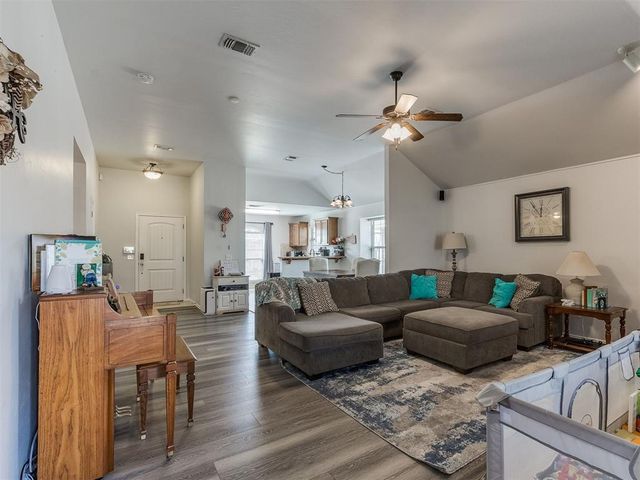 1521 Rangeline Road, Norman, OK 73071