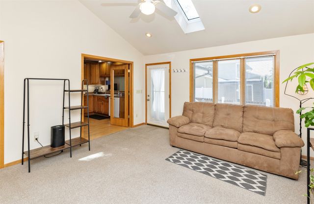 4116 74th Street, Urbandale, IA 50322