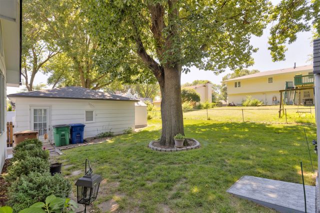 4116 74th Street, Urbandale, IA 50322